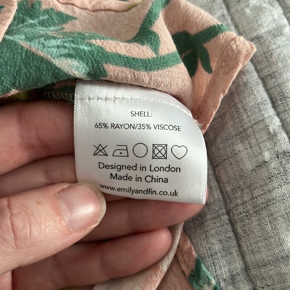 Emily and Fin Tropical Blouse Size 8 - Picture 5 of 6